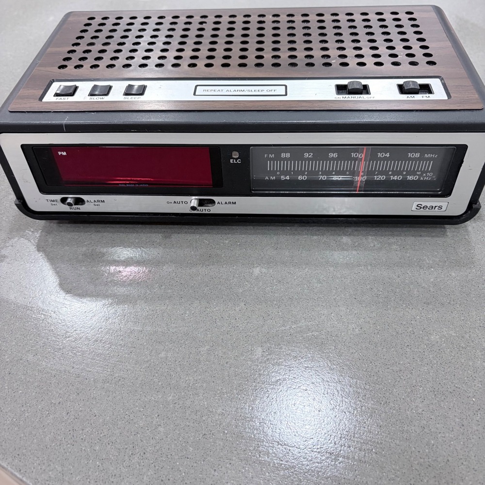 Vintage Sears AM/FM Electronic Clock Radio Wood Grain LED Display tested working
